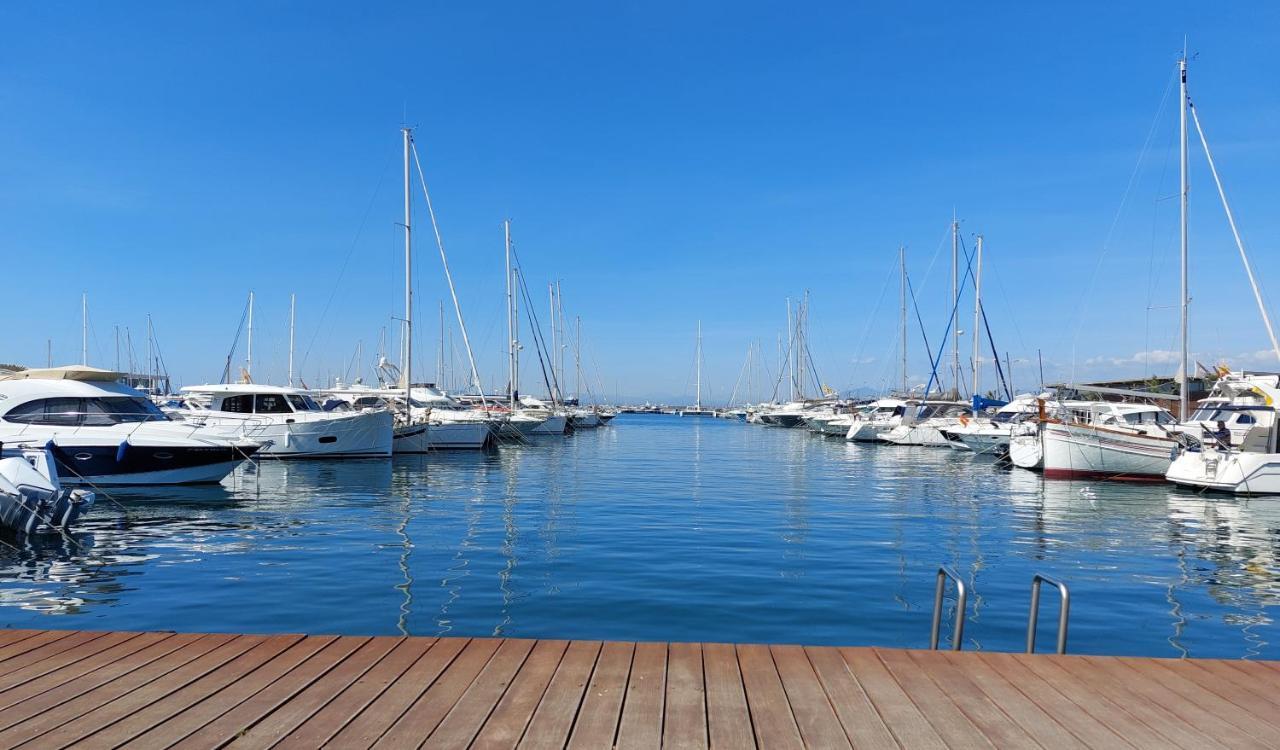 Apartamento En El Mar Roses Exterior foto